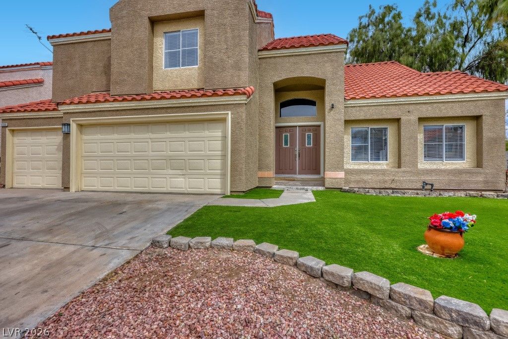 1735 Stagecoach Drive — photo 2 of 31