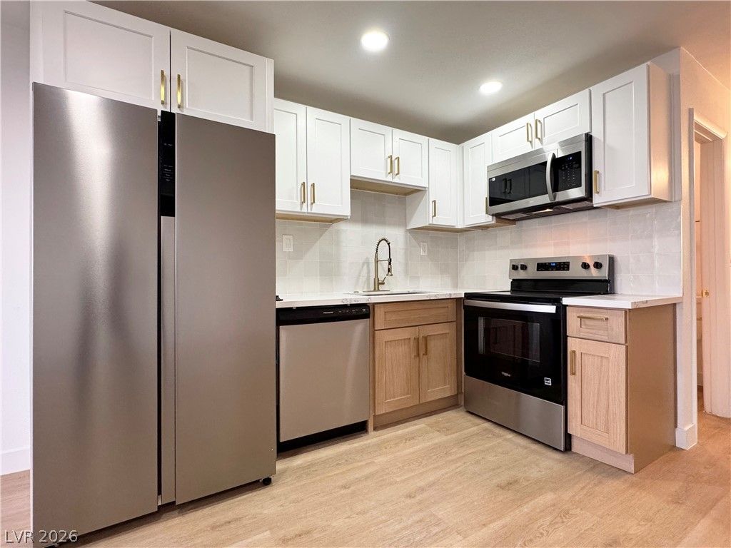 4600 University Center Drive 93 — photo 2
