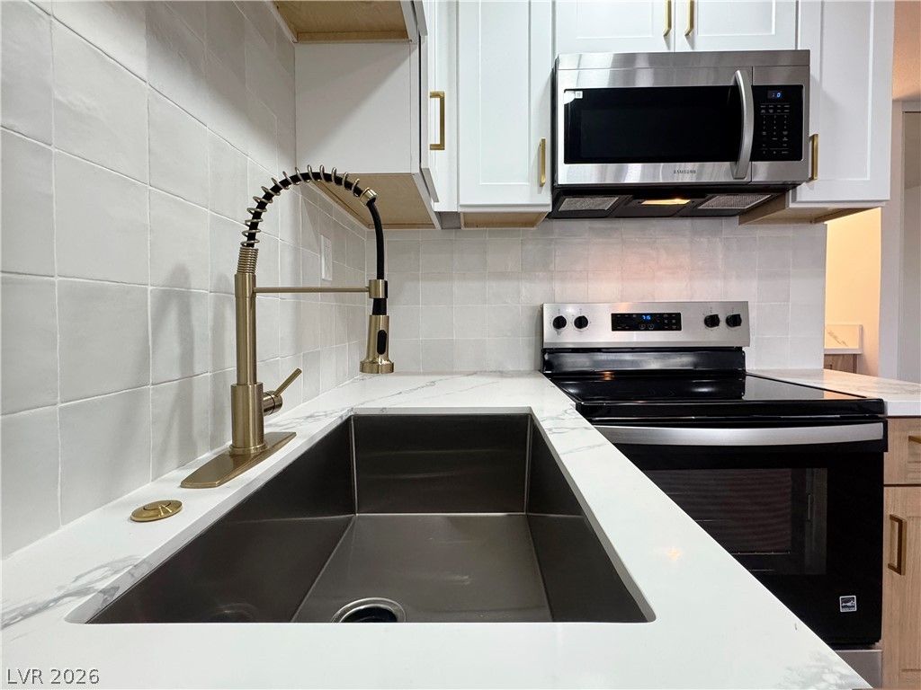 4600 University Center Drive 93 — photo 4
