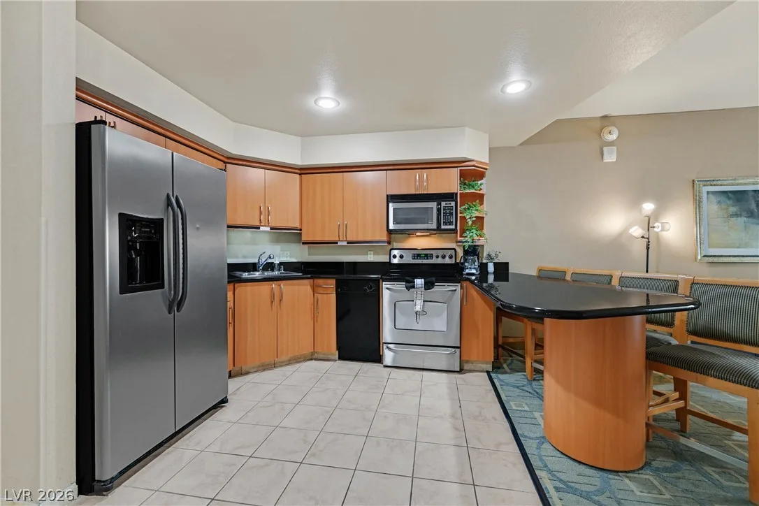 211 East Flamingo Road 620 — photo 5