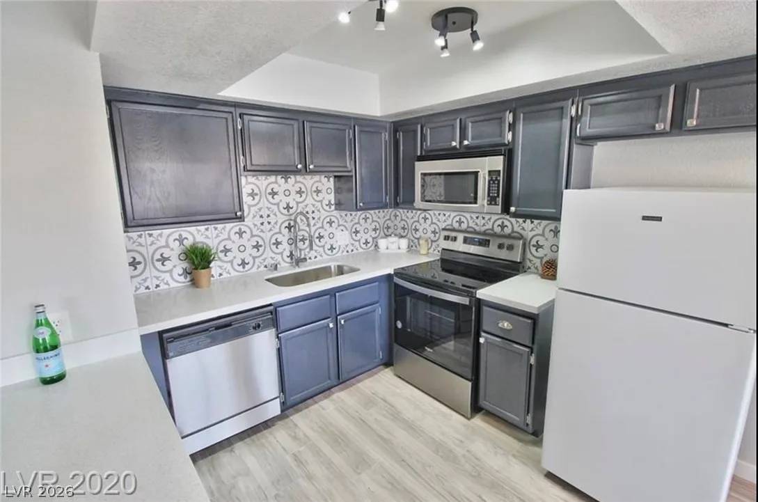 7937 Diamond Rock Way 202 — photo 5