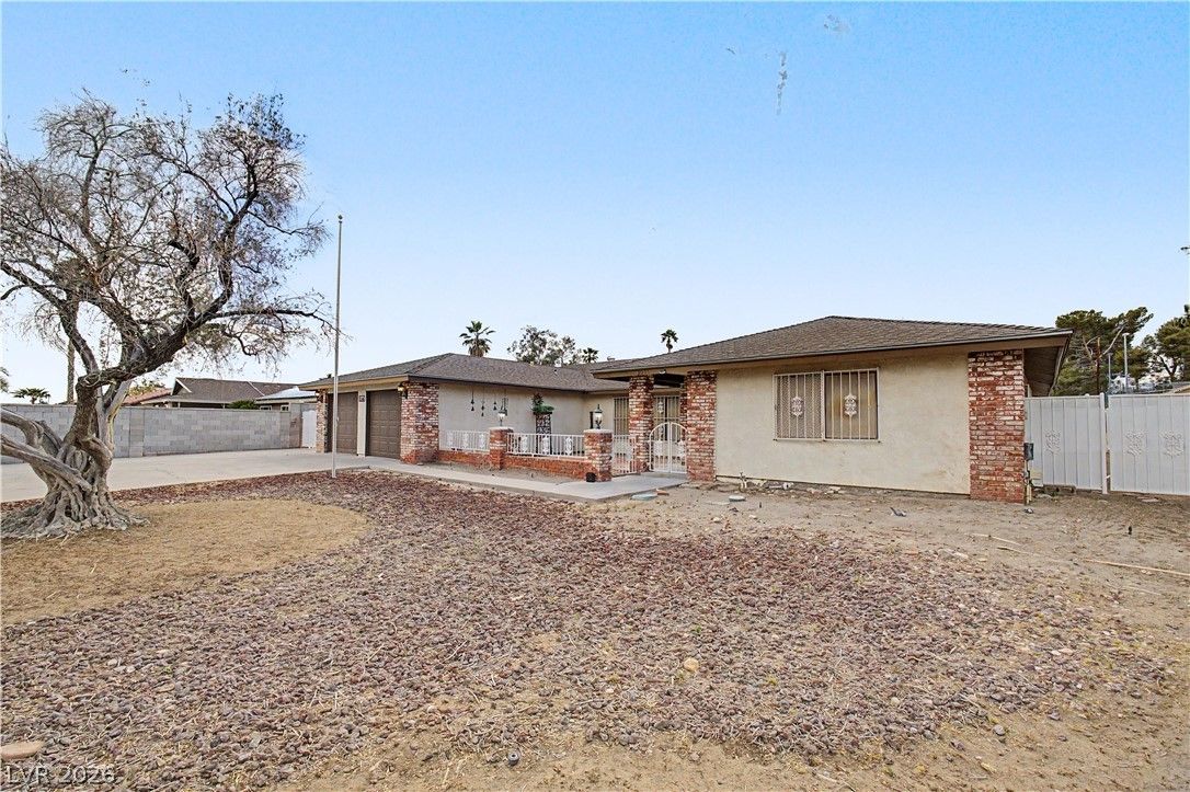 3055 Santa Margarita Street — photo 2