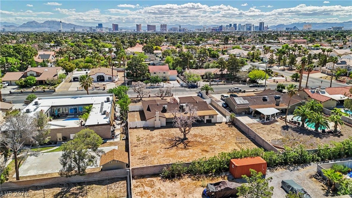 3055 Santa Margarita Street — photo 4