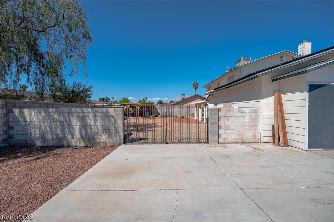 4631 East Colorado Avenue — photo 4
