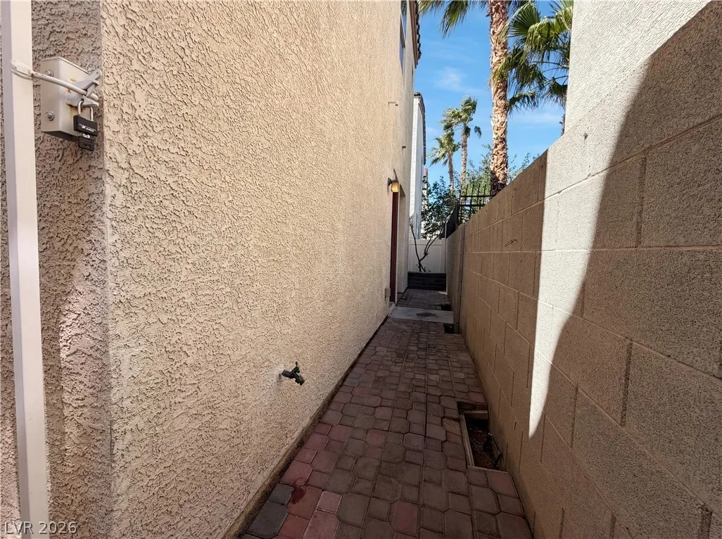 1310 Horizon Village Avenue — photo 5