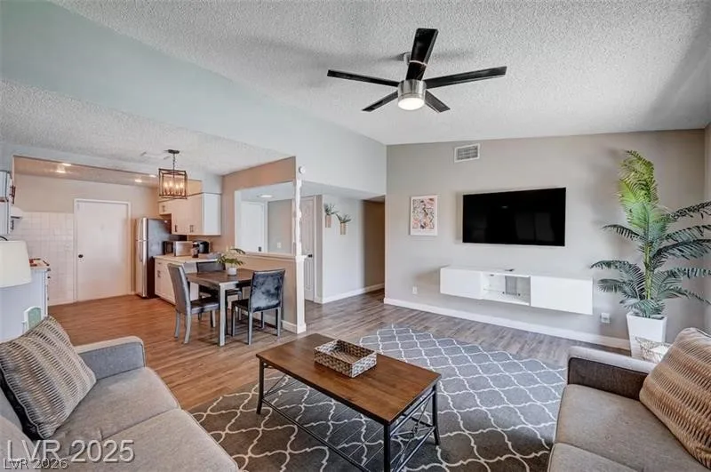 3750 Florrie Avenue — photo 2
