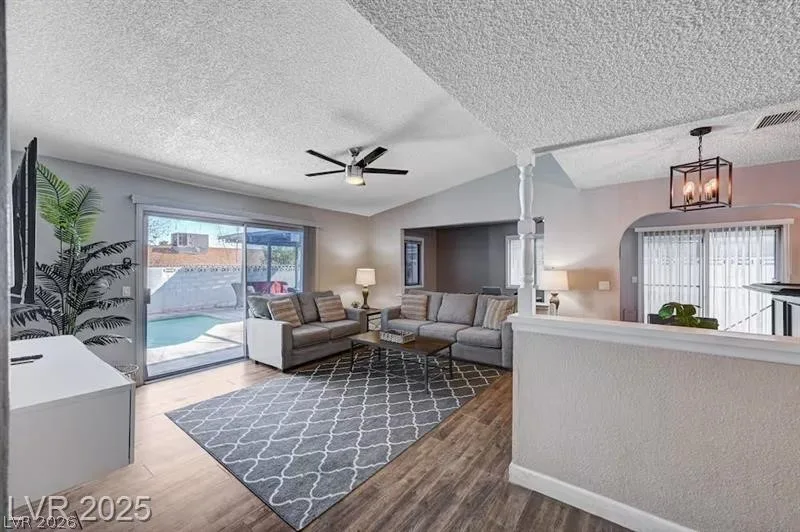 3750 Florrie Avenue — photo 4