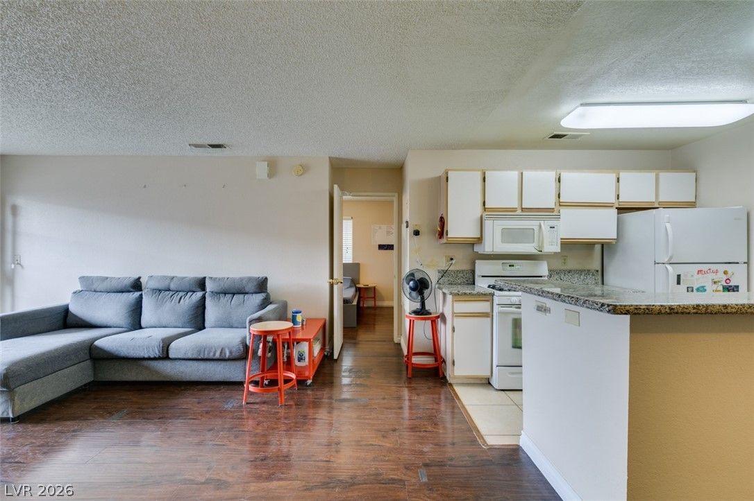 2200 South Fort Apache Road 1057 — photo 4 of 28