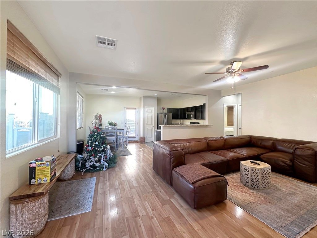 976 Aspen Cliff Drive — photo 3 of 20