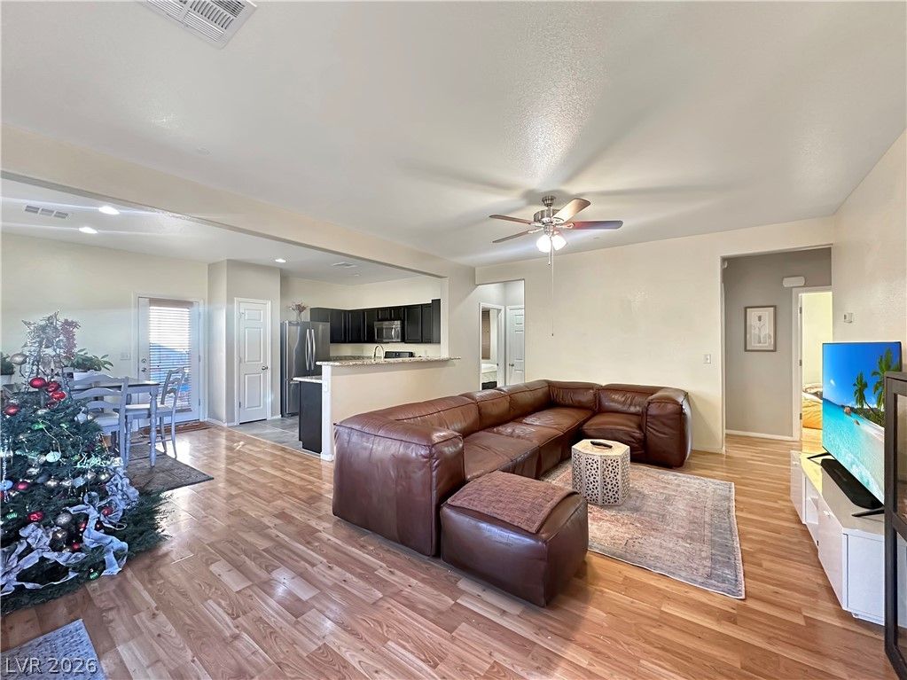 976 Aspen Cliff Drive — photo 4 of 20
