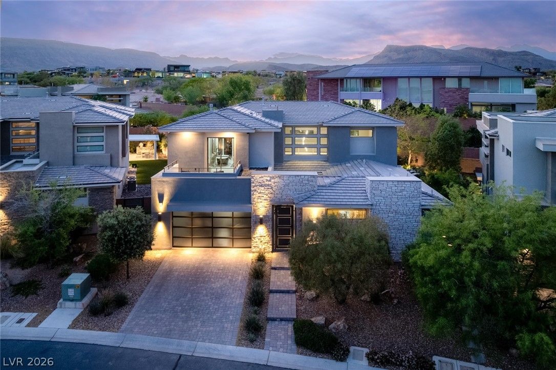 19 MOONFIRE Drive — photo 2