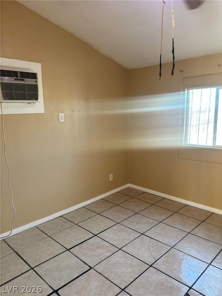 1118 Laurel Avenue 1 — photo 4 of 15