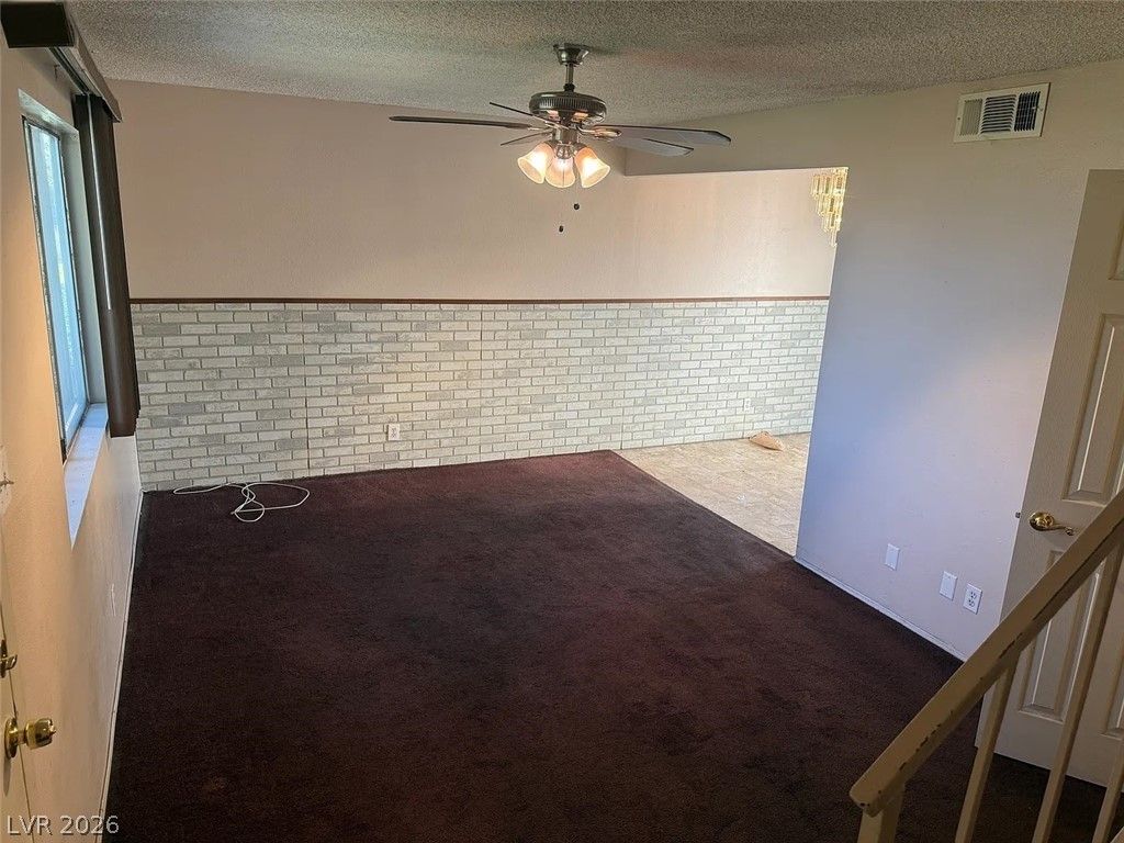 4914 Larkspur Street — photo 3