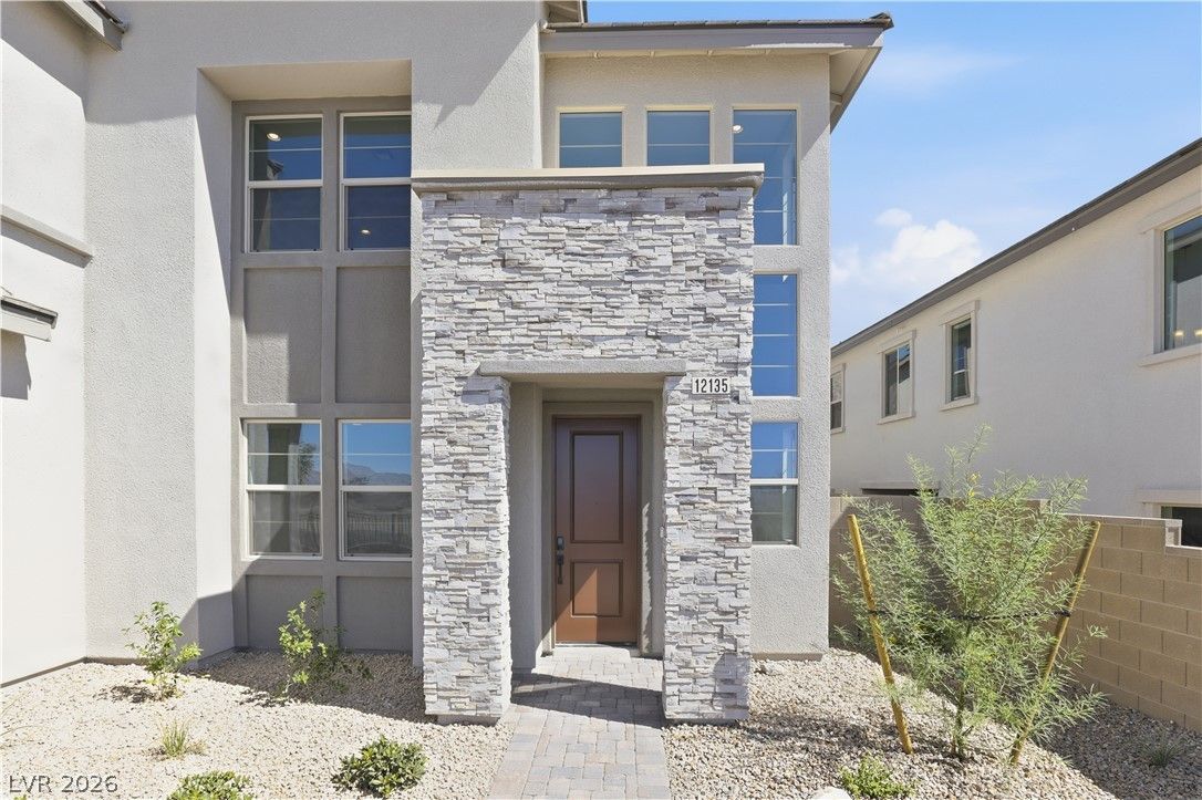 12135 Red Iris Avenue — photo 2