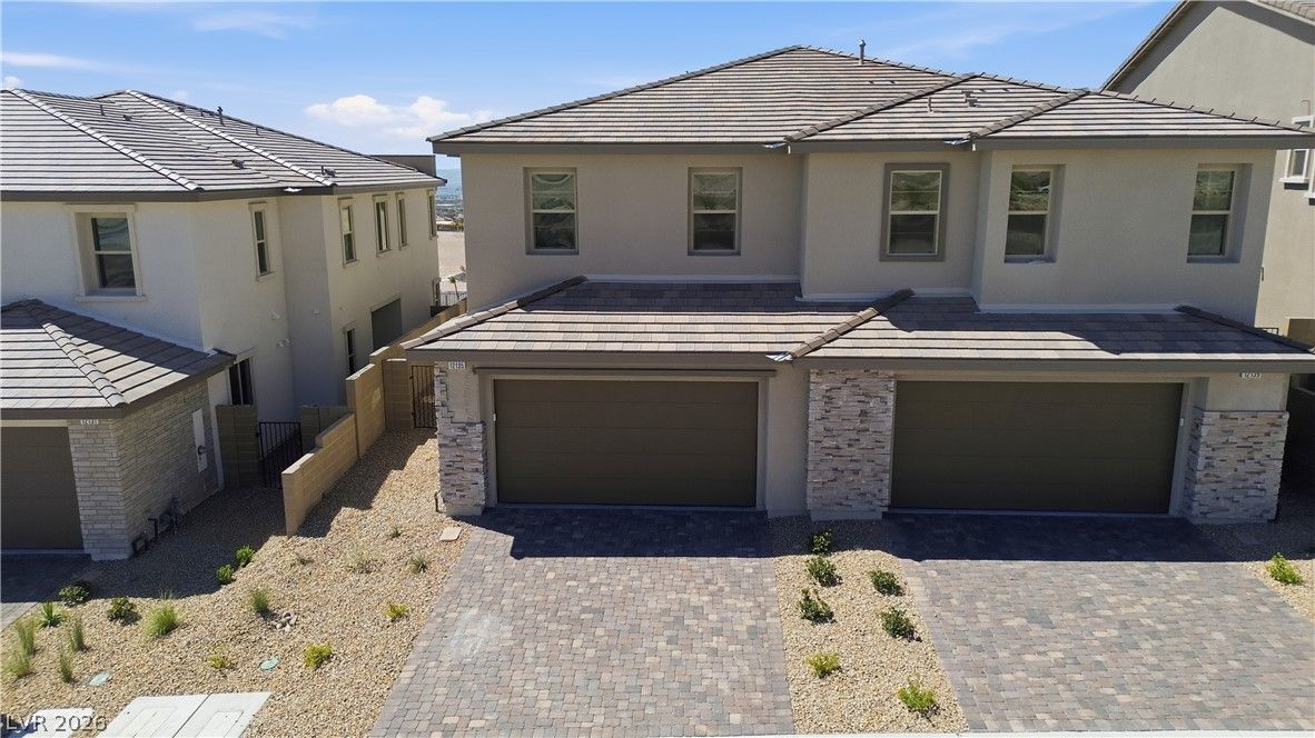12135 Red Iris Avenue — photo 4