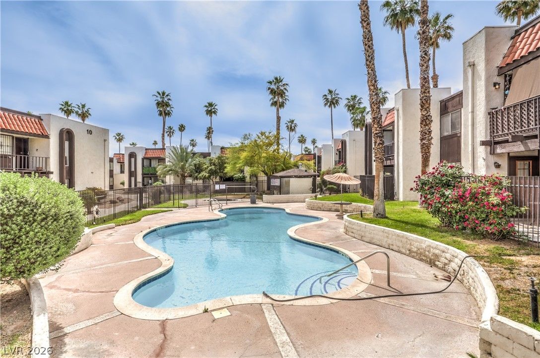 1405 Vegas Valley Drive 213 — photo 3