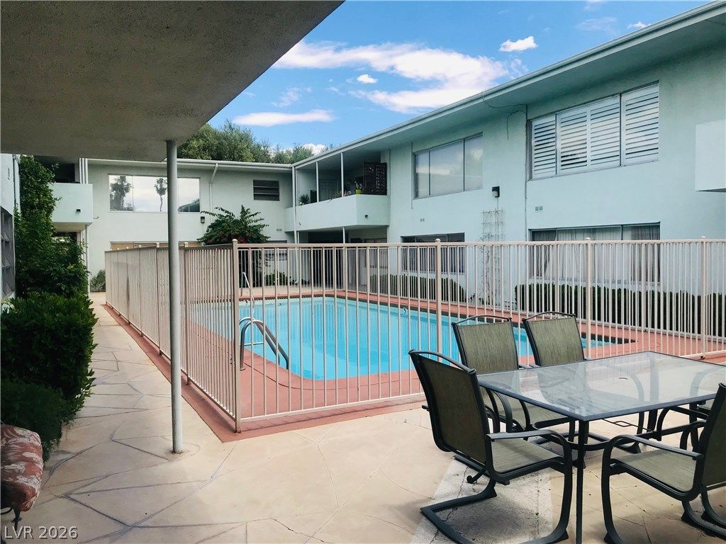 1700 Rexford Drive 104 — photo 4