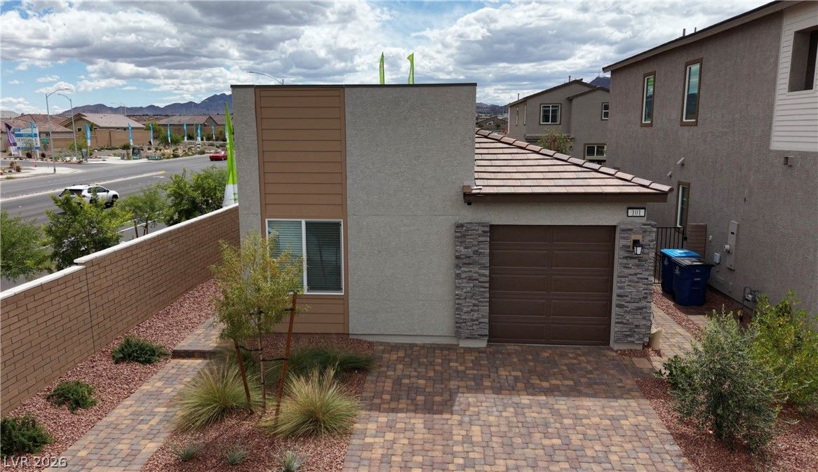 101 Cameron Chase Avenue — photo 2