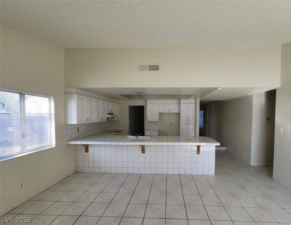 1673 Caliente Court — photo 2