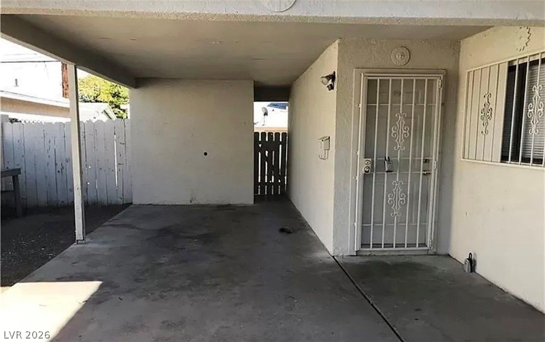 3258 GLENHURST Drive — photo 3