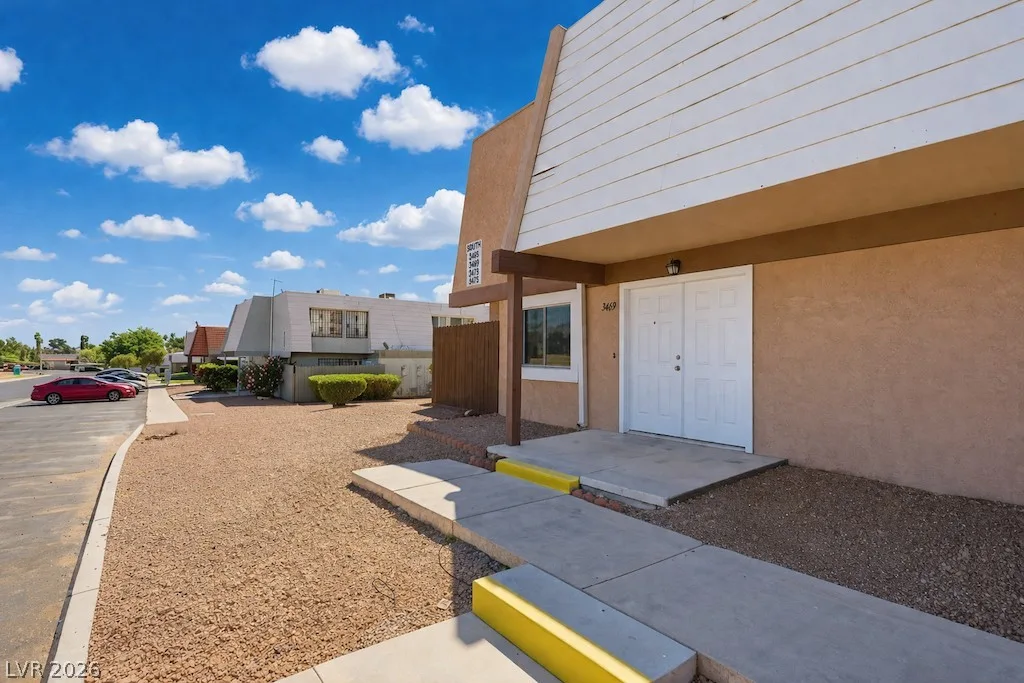 3469 Villa Knolls South Drive — photo 3