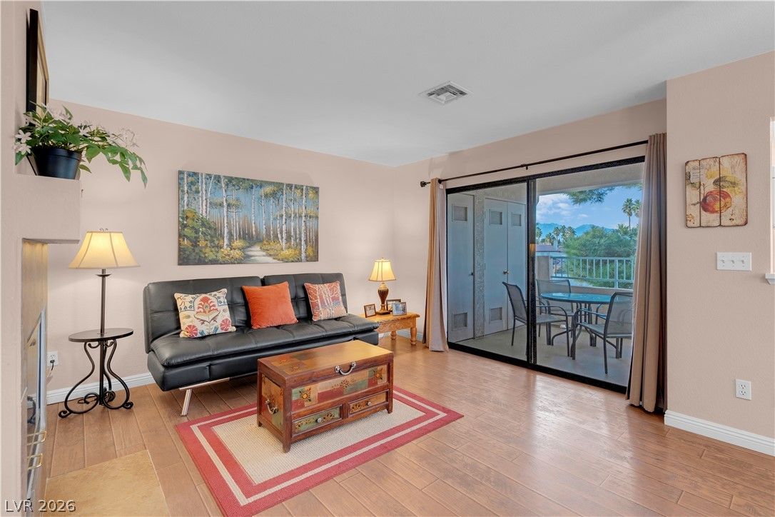 4861 South Torrey Pines Drive 201 — photo 4