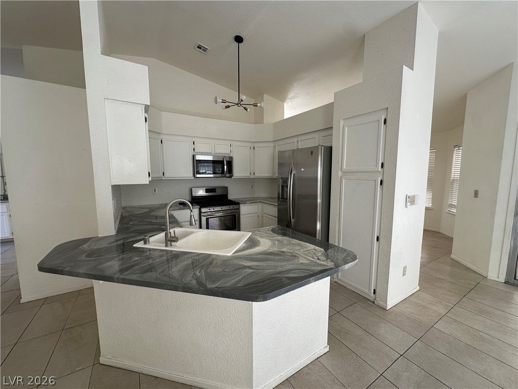 1585 Rowan Tree Drive — photo 2 of 13