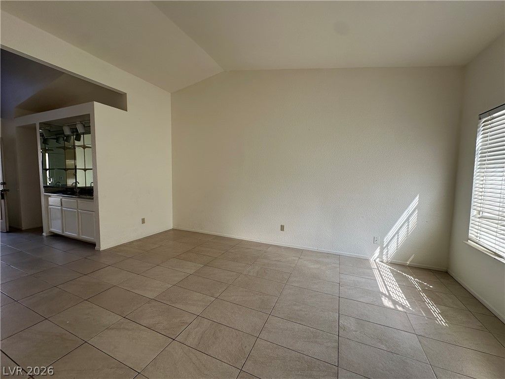 1585 Rowan Tree Drive — photo 4 of 13