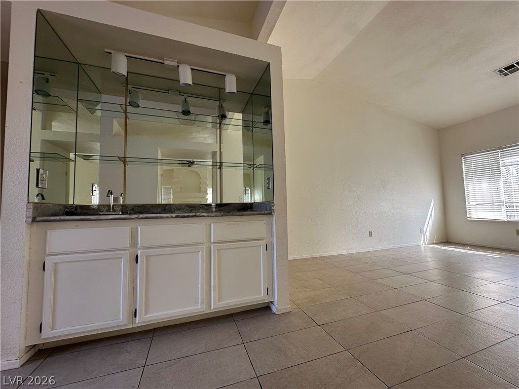 1585 Rowan Tree Drive — photo 5 of 13