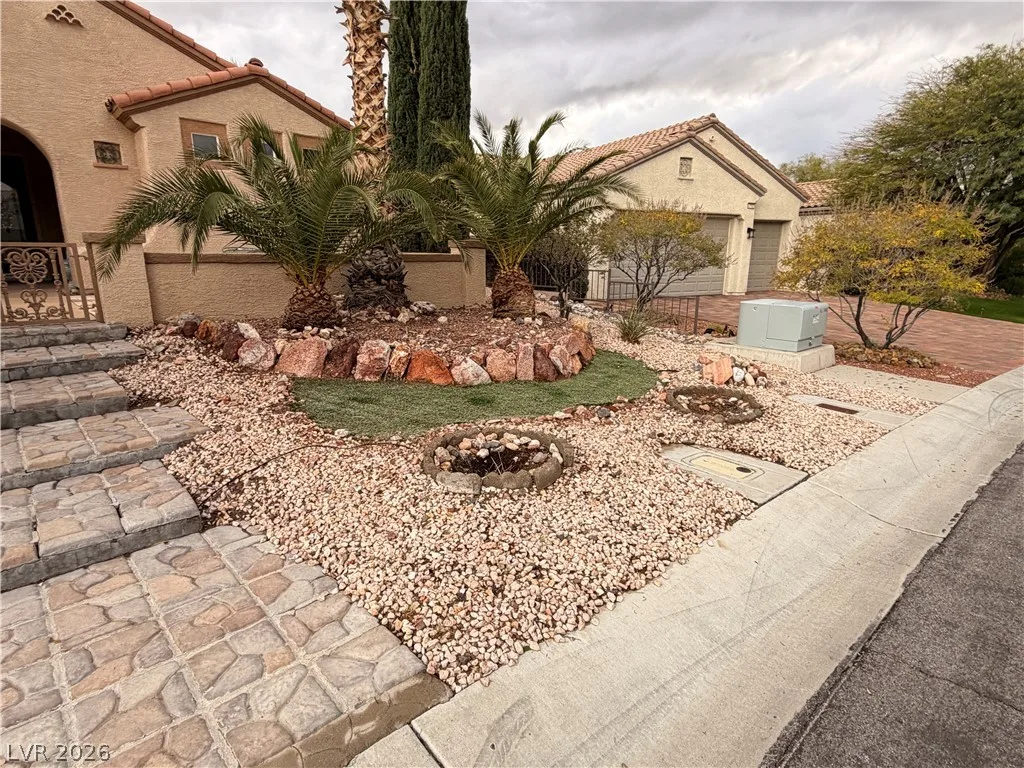 2759 Foxtail Creek Avenue — photo 2