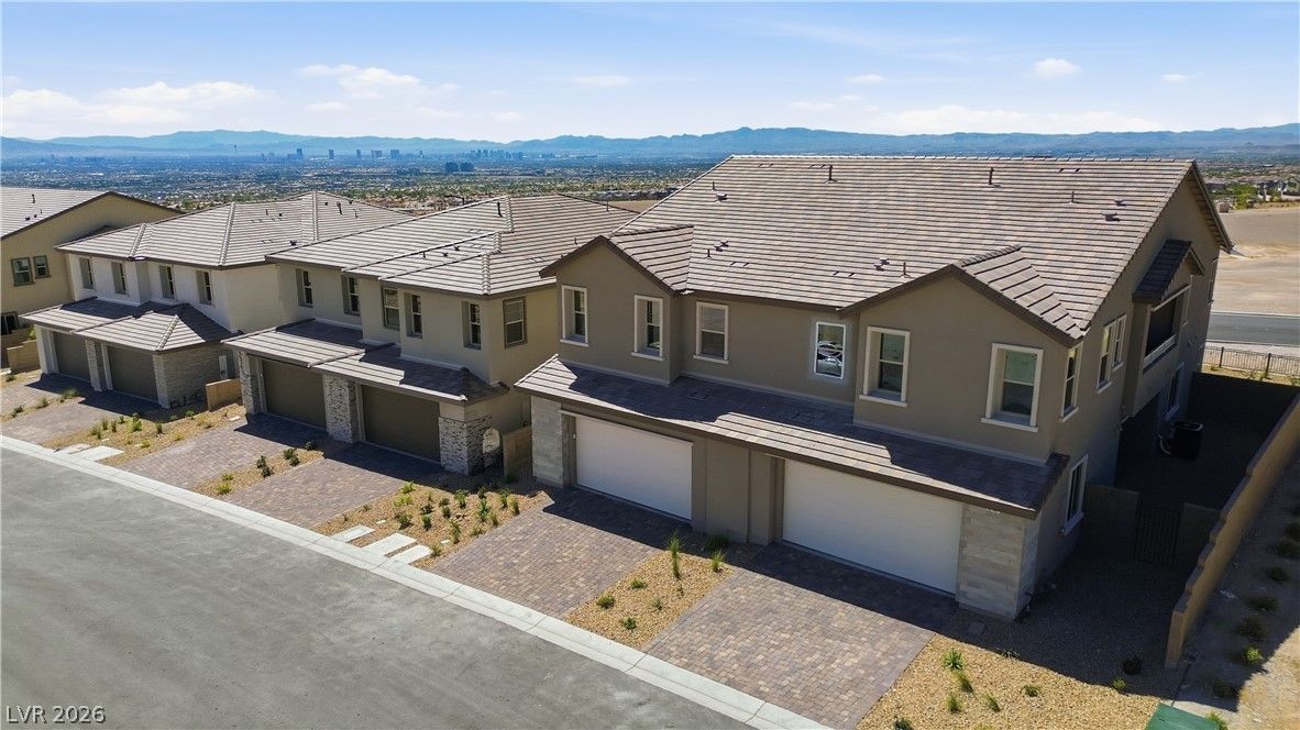 12143 Red Iris Ave — photo 4