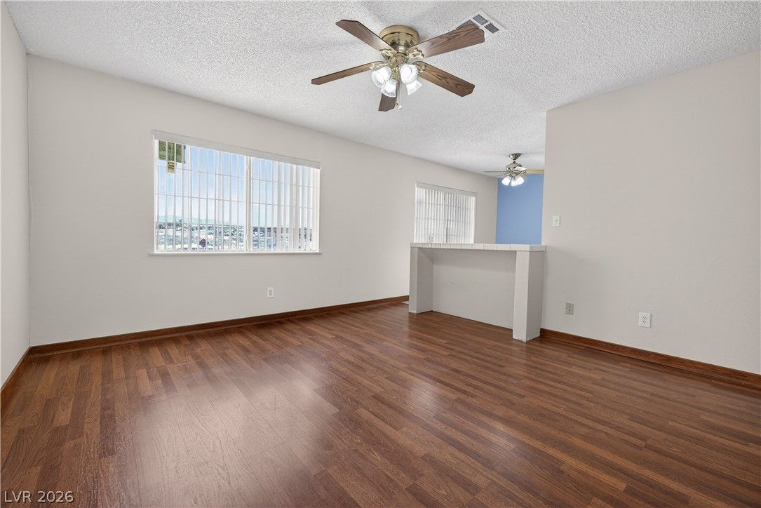 1717 West Cartier Avenue — photo 3