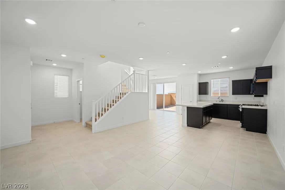 202 Kobuk Avenue — photo 3 of 22