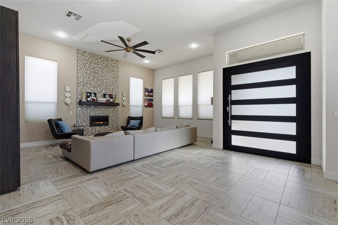 1211 Lake Heights Court — photo 5