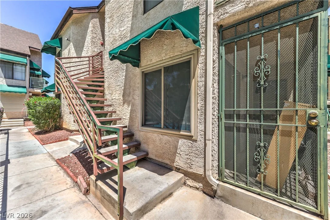 460 Elm Drive 204 — photo 3