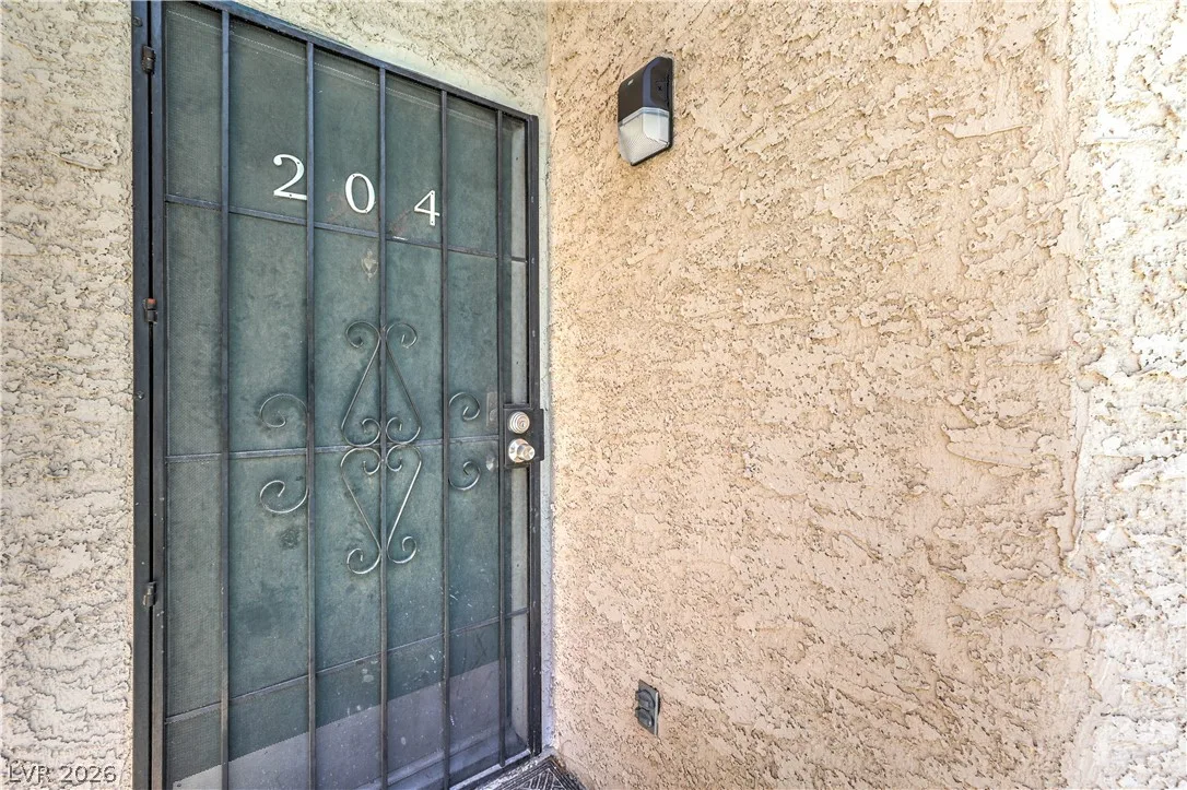 460 Elm Drive 204 — photo 4