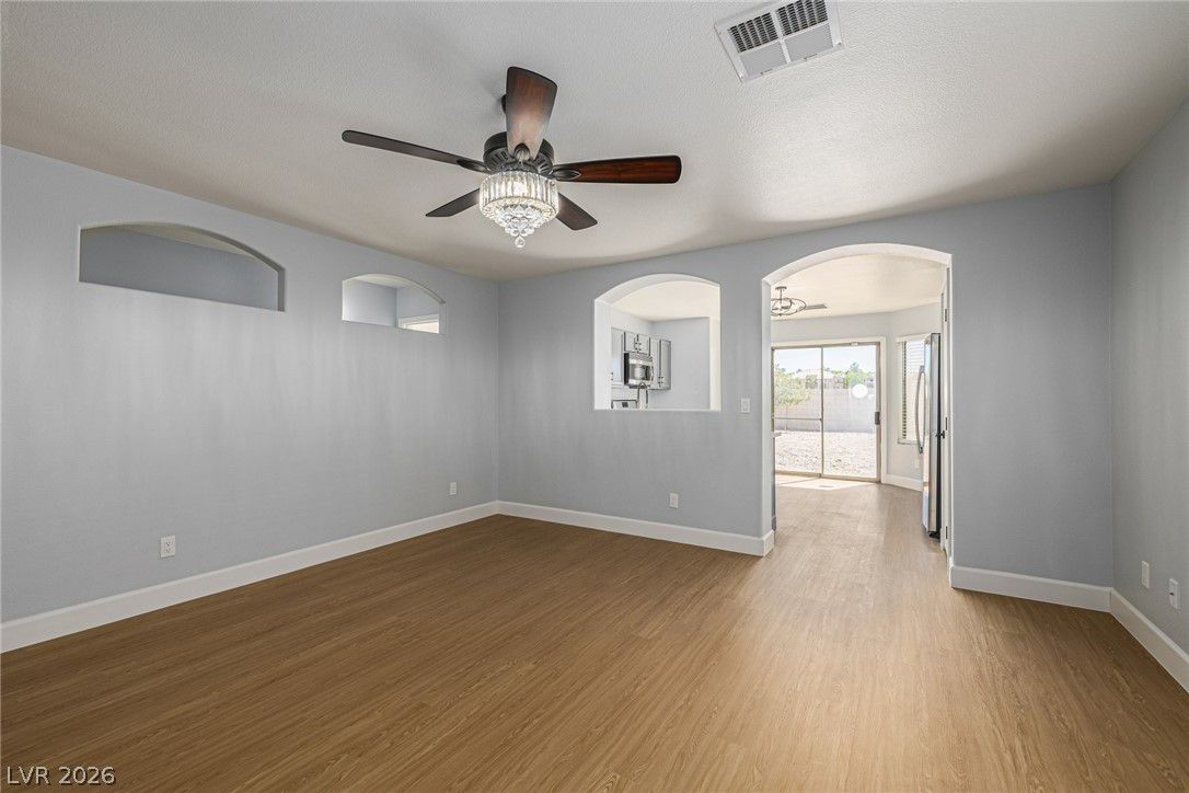 1043 Silver Creek Avenue — photo 4 of 27