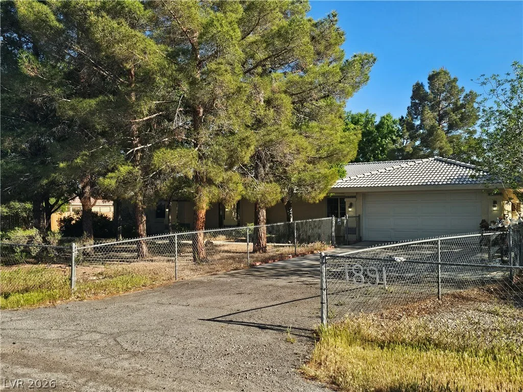 1891 Vondell Drive — photo 2