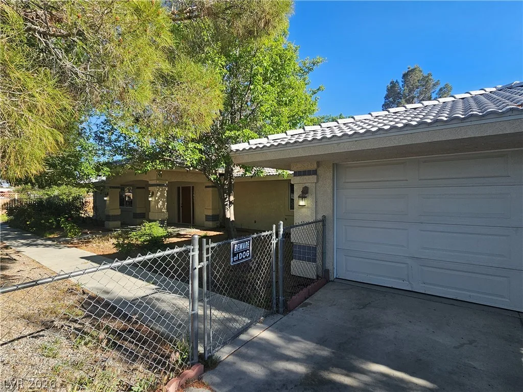 1891 Vondell Drive — photo 4