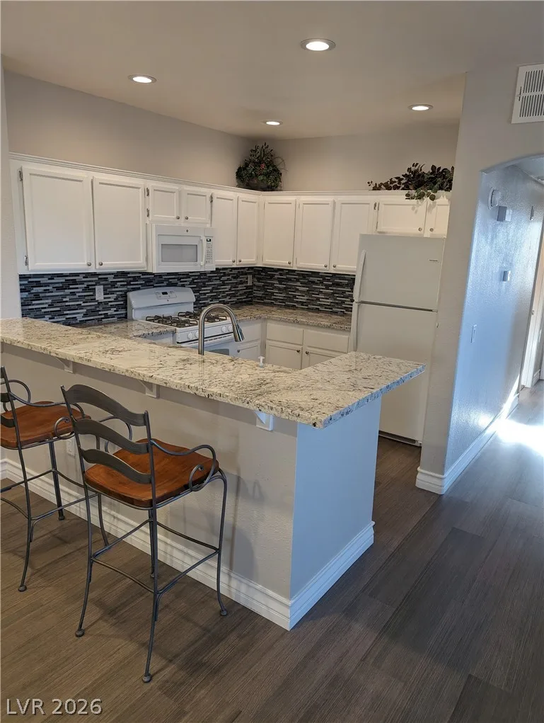 1830 North Buffalo Drive 2015 — photo 3 of 8