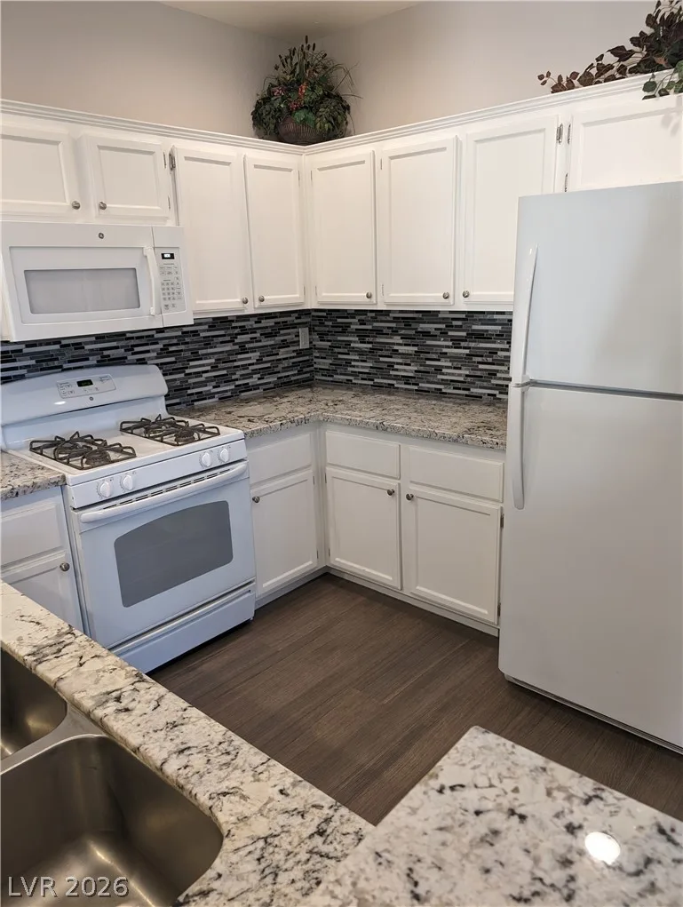1830 North Buffalo Drive 2015 — photo 5 of 8
