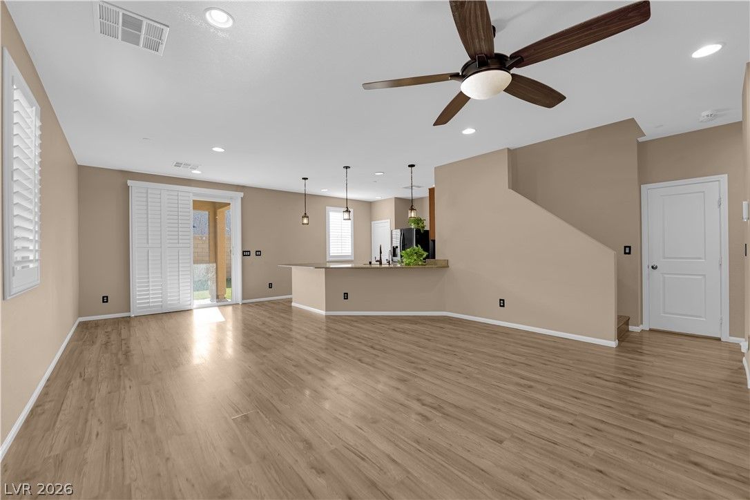 915 Harbor Avenue — photo 3
