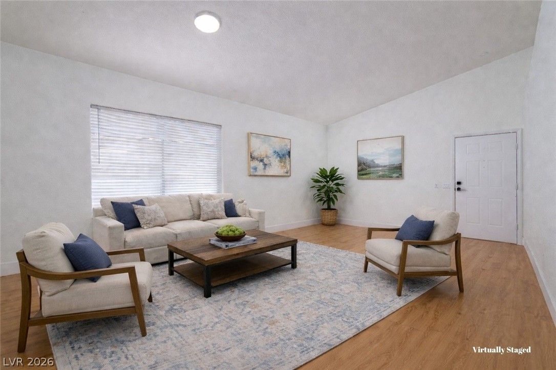 8008 Villa Finestra Drive — photo 3