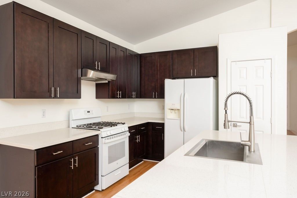 8008 Villa Finestra Drive — photo 4