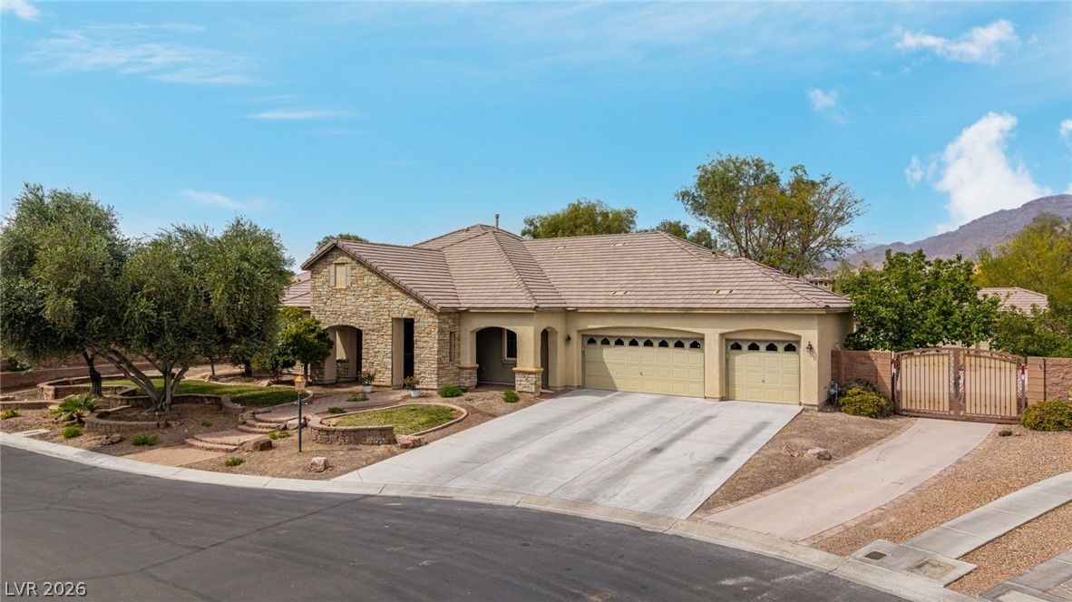 5290 Strankman Avenue — photo 1 of 59