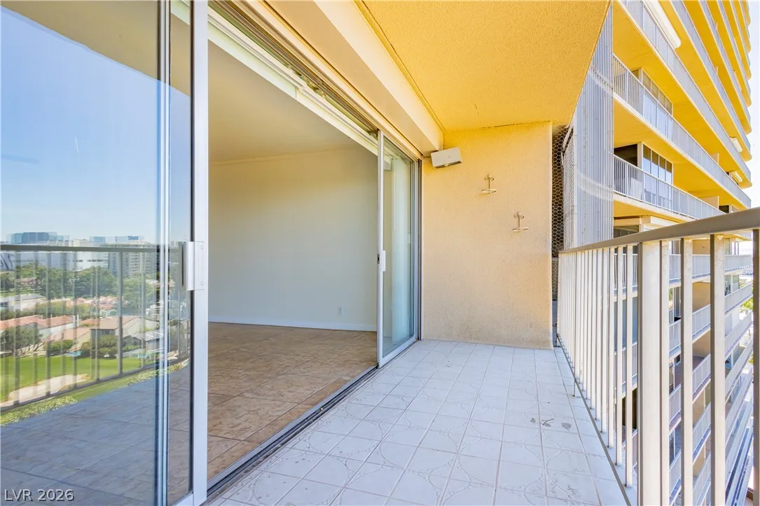 3111 Bel Air Drive 10C — photo 4