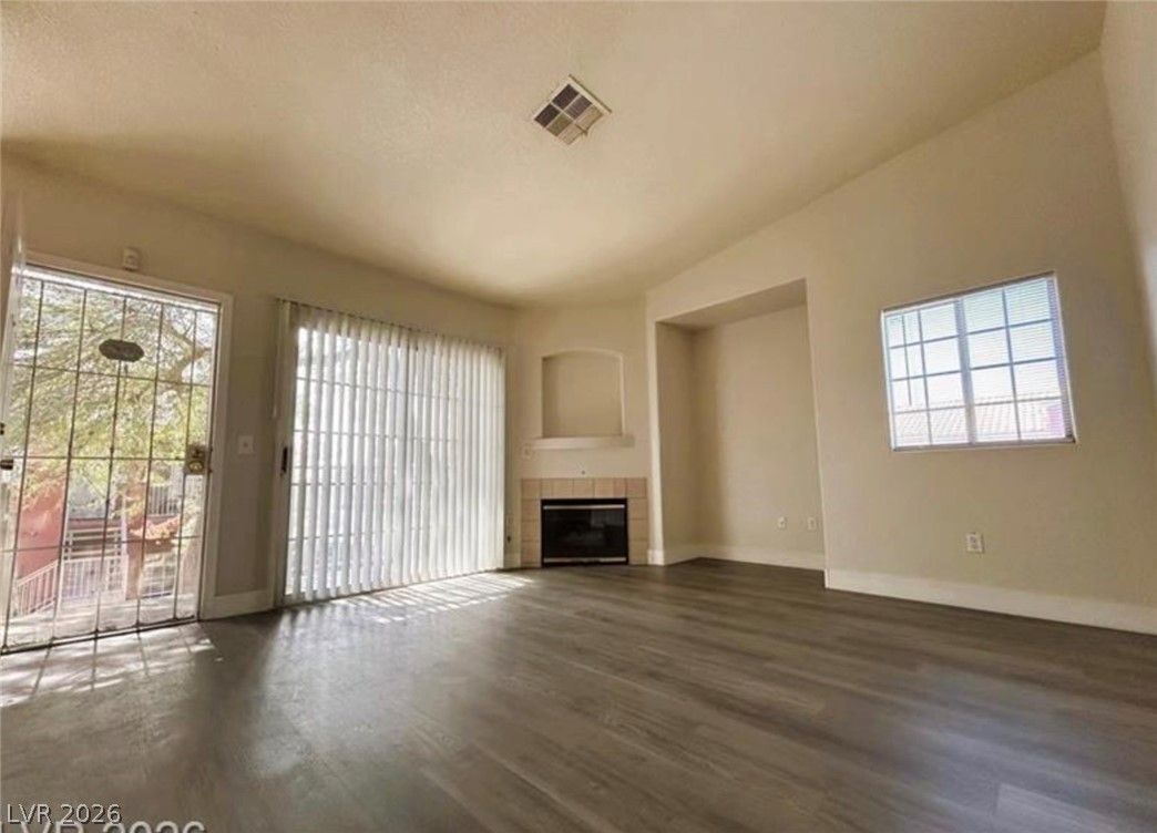 4730 East Craig Road 2094 — photo 2