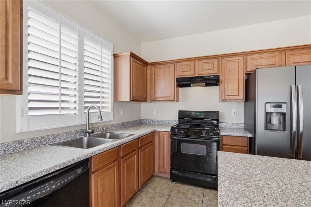 4512 Yellow Harbor Street — photo 3