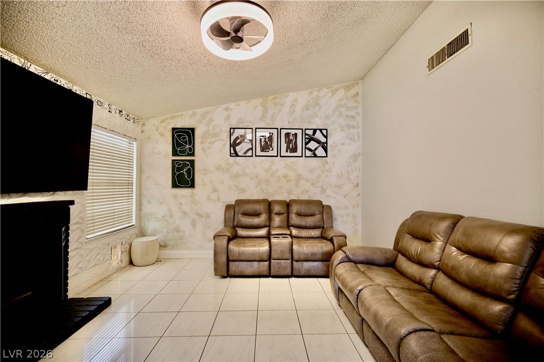 6669 Pleasant Plains Way — photo 4 of 20