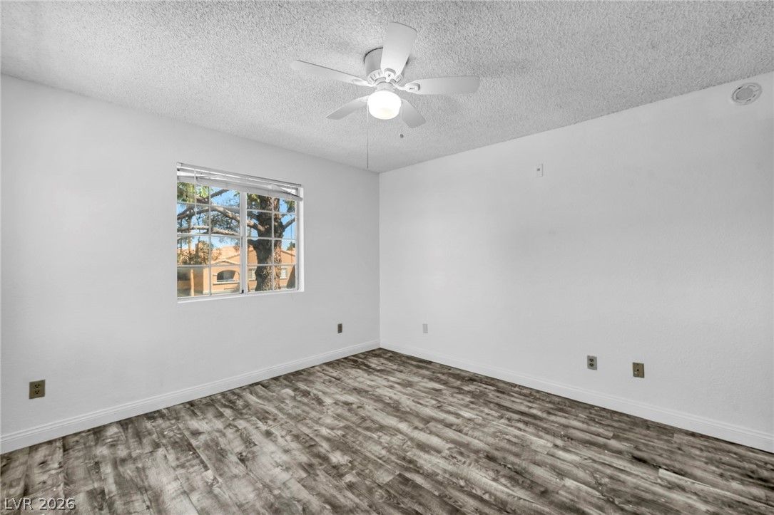 220 Mission Newport Lane 208 — photo 2 of 27